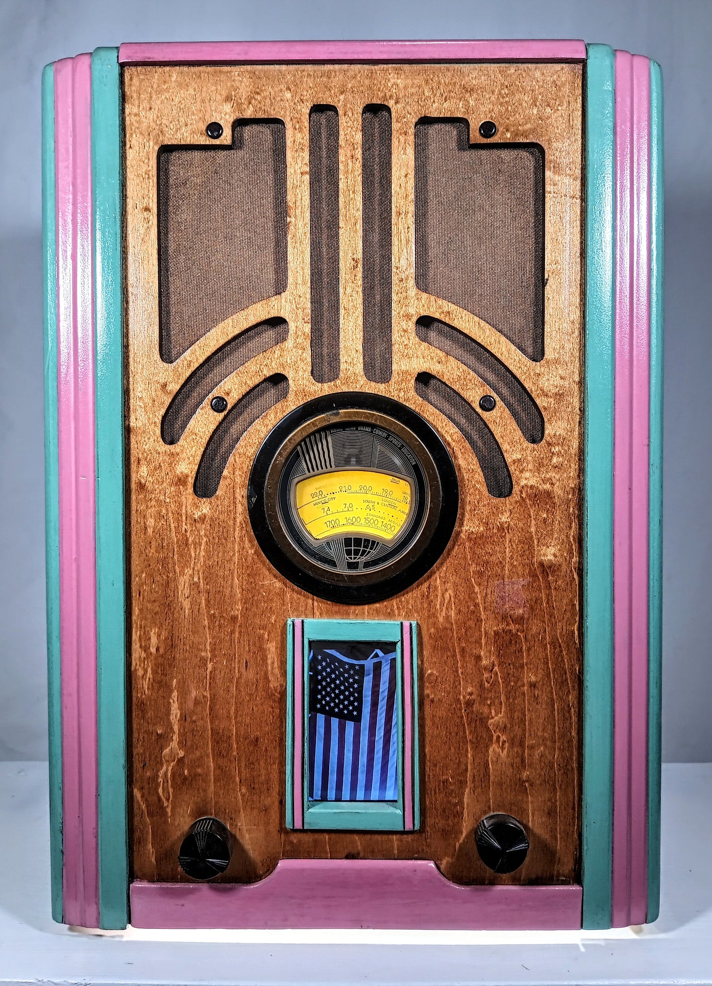 1937 Philco Raydio.